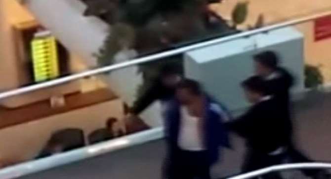 Bomba İhbarı Yapıp Polise Bıçak Çektiler