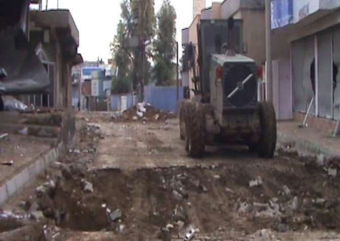 Bozulan Yolları Da Mehmetçik Onarıyor!