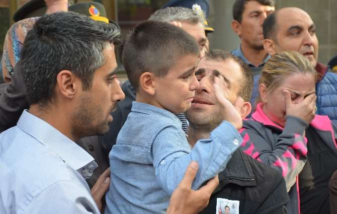 Bu Acıya Yürek Dayanmaz: Babamı Gömeceklermiş Amca