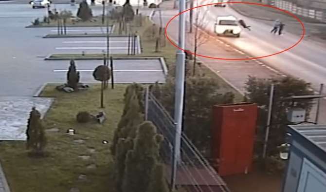 Bu Kez Yaya Arabaya Çarptı !