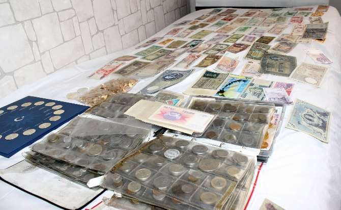 Bu Koleksiyonda 200 Ülkenin 15 Bin Çeşit Parası Bulunuyor