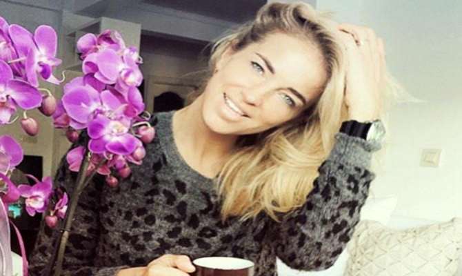 Burcu Esmersoy’a Polisi Aratan Olay !