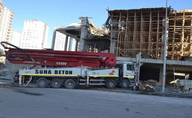 Cami İnşaatında İskele Çöktü: 3 Yaralı
