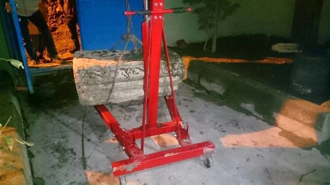Camideki Tarihi Eseri Çalmak İsterken Yakalandılar