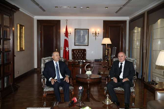 Çavuşoğlu Görevi Sinirlioğlu’ndan Devraldı