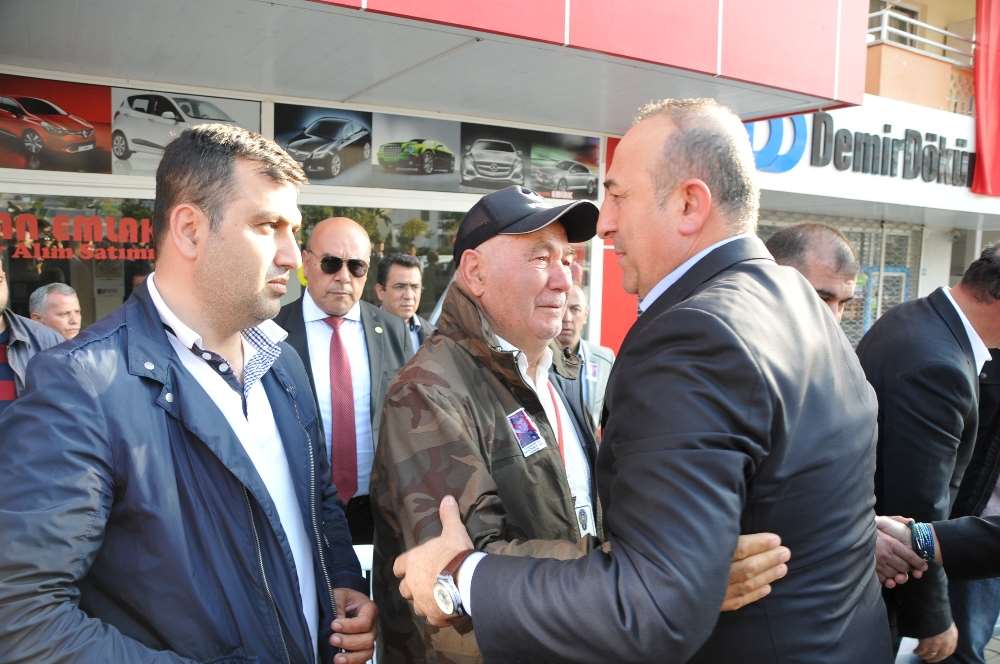 Çavuşoğlu’ndan Şehit Ailesine Taziye Ziyareti