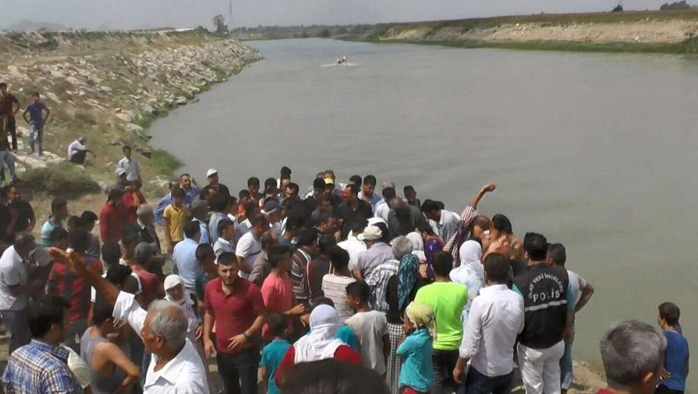 Ceyhan Nehri İki Çocuğu Yuttu