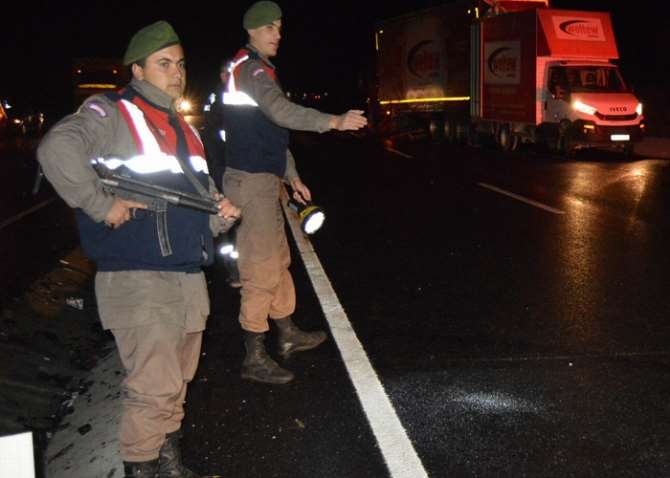 Çift Şeritli Yol Savaş Alanına Döndü