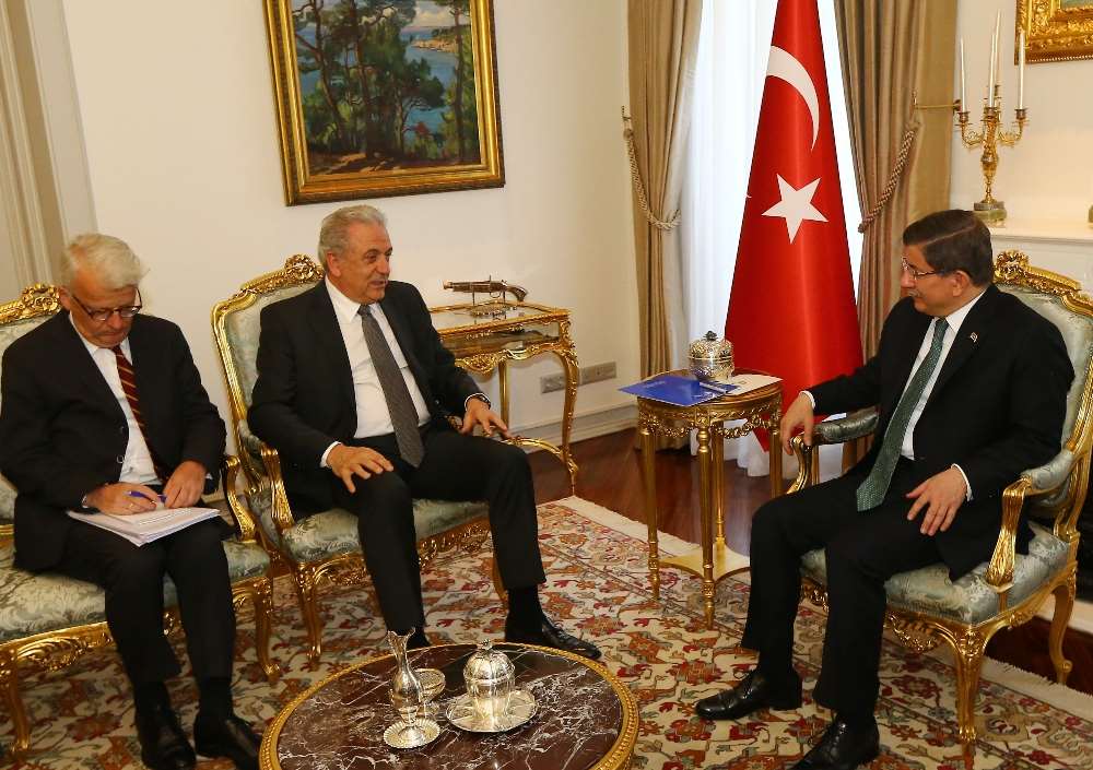 Davutoğlu Ab Komiseri’ni Kabul Etti
