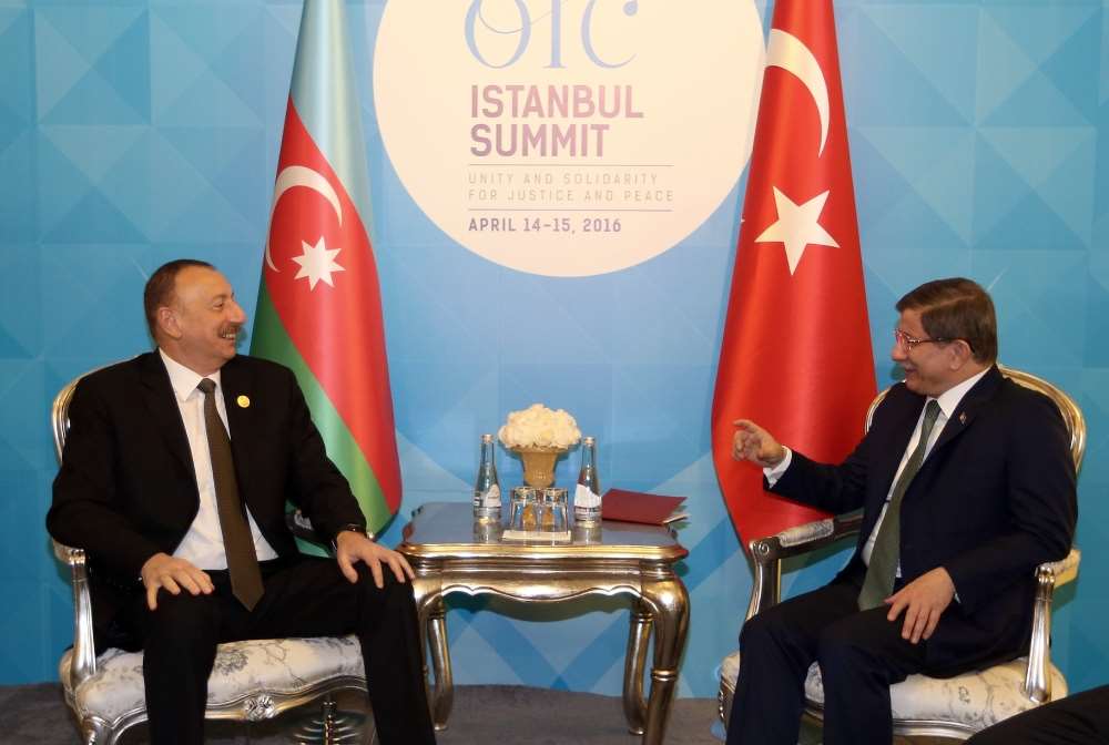 Davutoğlu Aliyev’le Görüştü