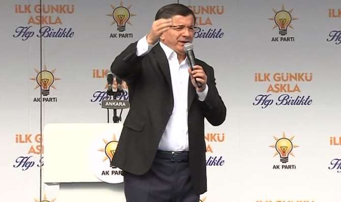 Davutoğlu: Bugün Arife Yarın Demokrasi Bayramı