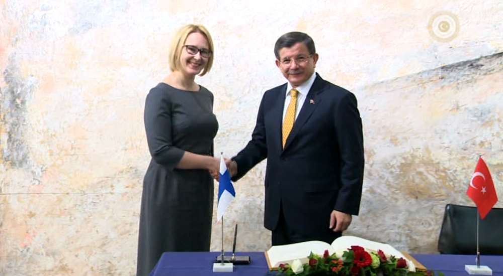 Davutoğlu Fin Parlamento Başkanı’yla Görüştü