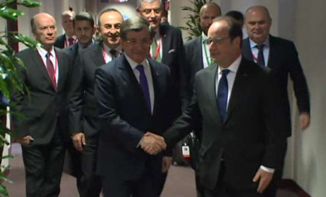 Davutoğlu, Hollande İle Görüştü