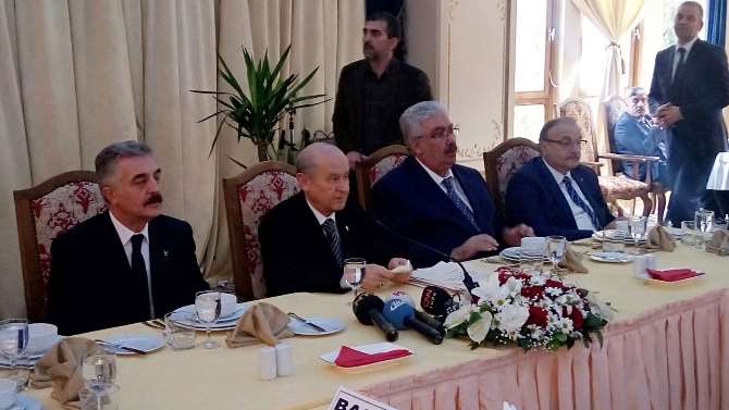Davutoğlu Samimi Değil