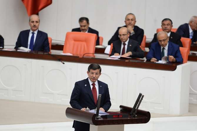 Davutoğlu, Yeni Hükümetin Yol Haritasını Açıkladı