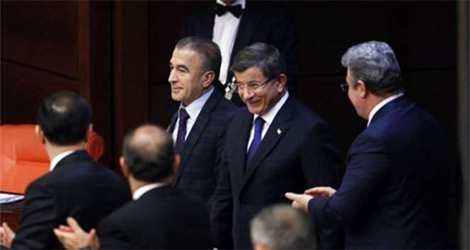 Davutoğlu’ndan Gece Yarısı Genel Kurul Sürprizi