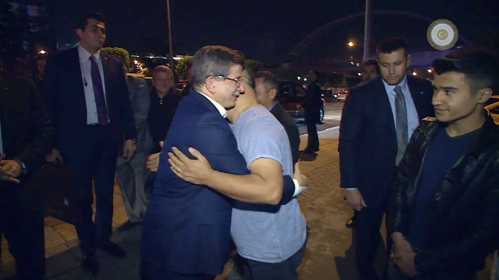 Davutoğlu’ndan Sürpriz Ziyaret