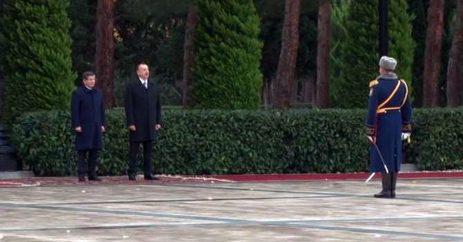 Davutoğlu’nu Aliyev Karşıladı