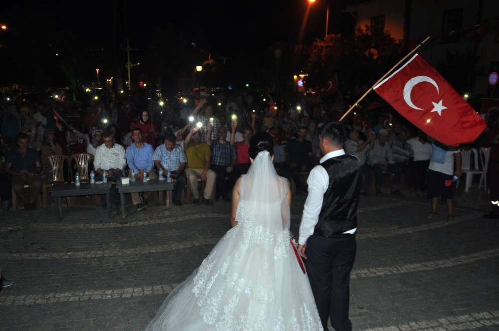 Demokrasi Nöbetinde Nikah