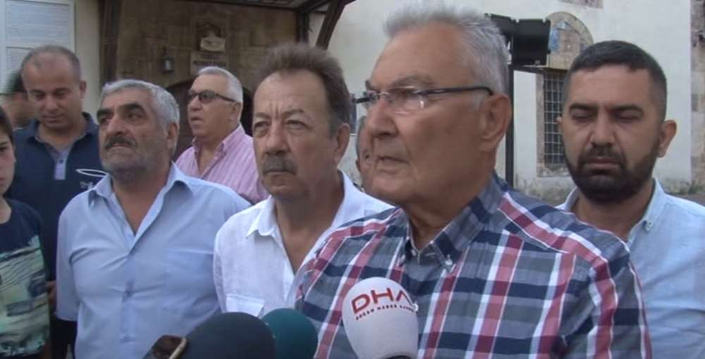 Deniz Baykal’dan Tartışılacak Mülteci Açıklaması