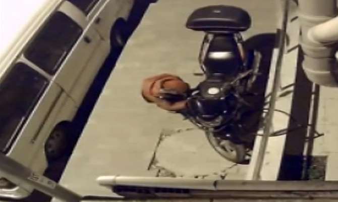 Depoya Dadanan Hırsız Kamerada