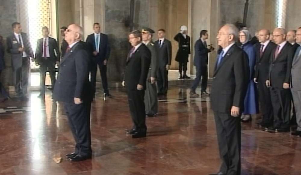 Devlet Erkanı Anıtkabir’de