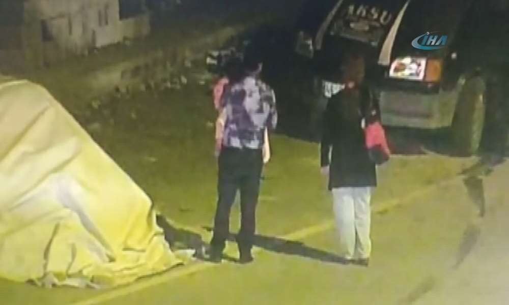 Dilendirdikleri Çocuklarını Lüks Araçlarıyla Teslim Aldılar