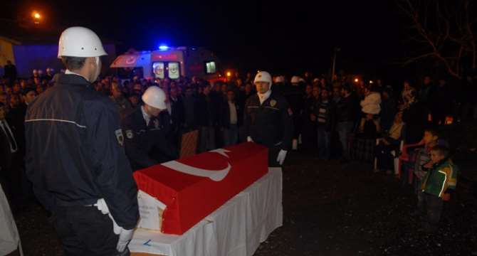 Diyarbakır Şehidini Kahrolsun Pkk Sloganı İle Uğurladı