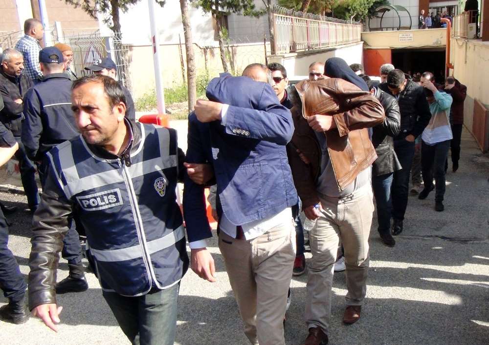 Dolandırıcılık Operasyonunda 1’i Avukat 23 Tutuklama