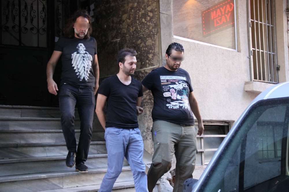 Donanmaya Ait Belgeleri Yok Ederken Yakalandı