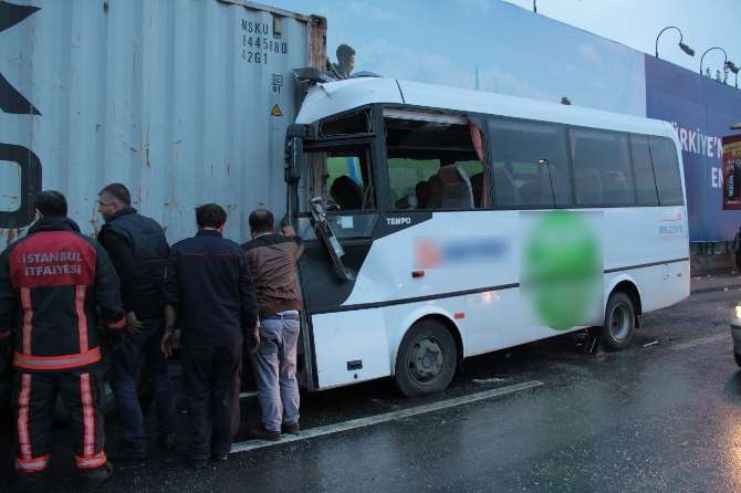 E-5’te Feci Kaza: 10 Yaralı