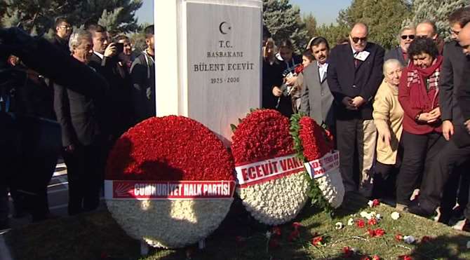 Ecevit Ölüm Yıl Dönümünde Mezarı Başında Anıldı
