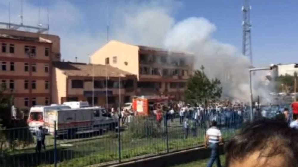 Elazığ Emniyet Müdürlüğü’ne Bombalı Saldırı