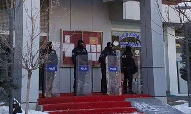 Elazığ’da Dbp’li Belediye Eş Başkanlarına Gözaltı