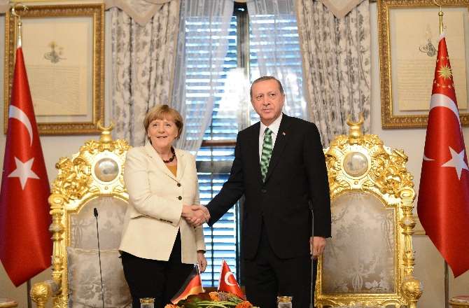 Erdoğan İle Görüşen Merkel: Çok Faydalı Geçti