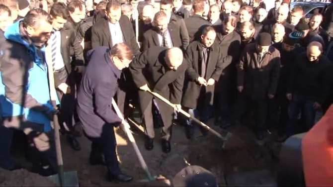 Erdoğan Karakaya’nın Mezarı Başında Kuran Okudu
