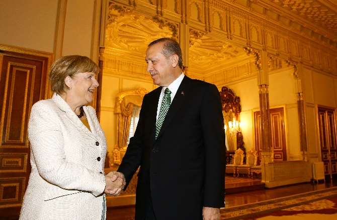 Erdoğan, Merkel’le Bir Araya Geldi