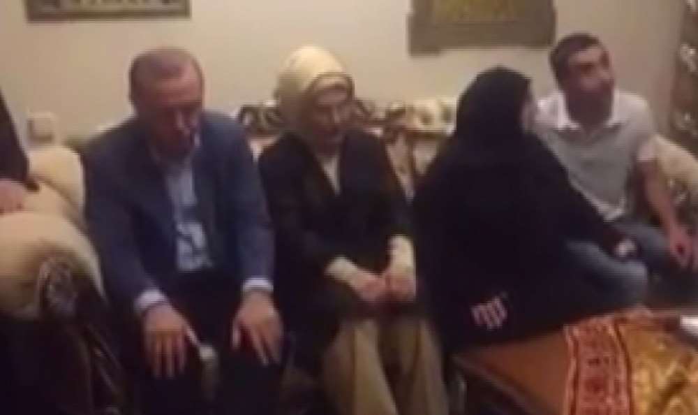 Erdoğan Şehit Evinde Kur’an-ı Kerim Okudu