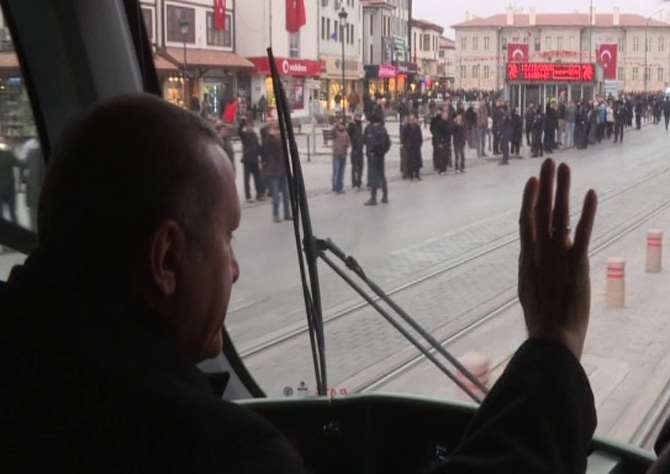 Erdoğan Vatman Koltuğuna Oturdu