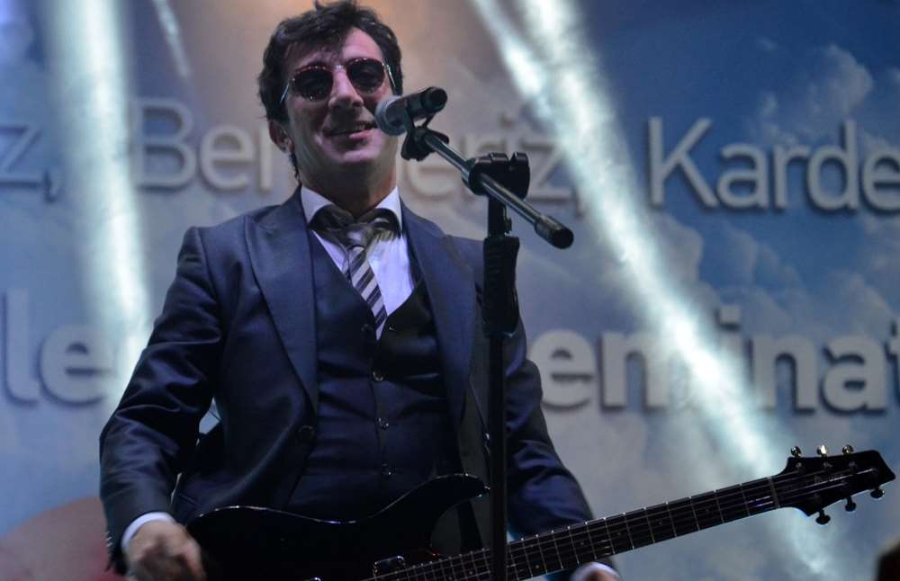 Erhan Güleryüz’den ‘millet Marşı’