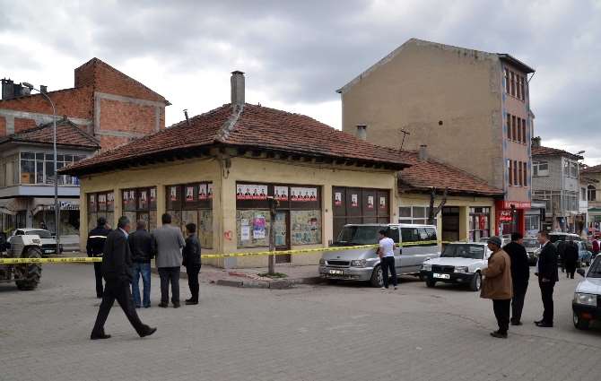 Eşinin Sevgilisini Öldüren Şahsa 16 Yıl Hapis