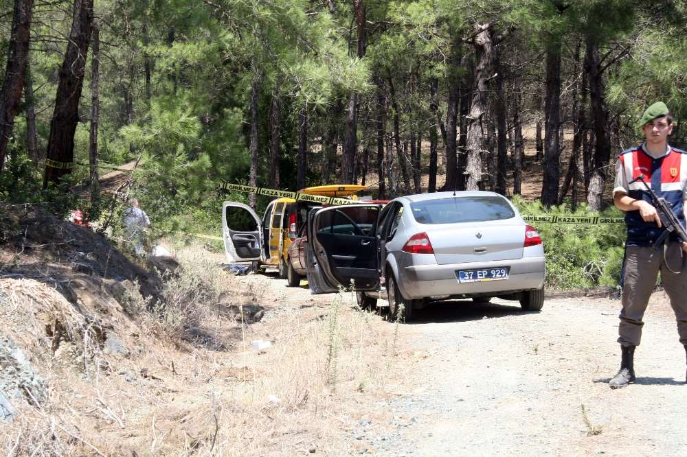 Eski Karısını Evlendiği Adamla Birlikte Öldürdü