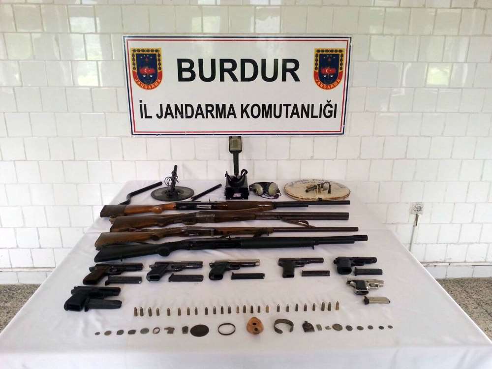 Evden Cephanelik Çıktı