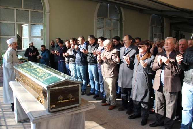 Evinde Ölü Bulunan Dj Son Yolculuğuna Uğurlandı