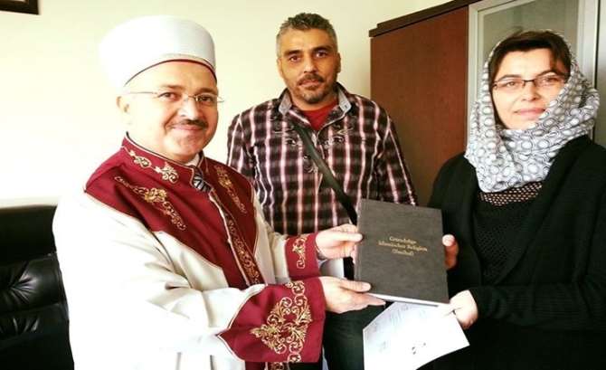 Ezan Sesinden Etkilenip Müslüman Oldu