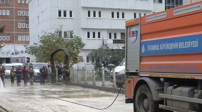 Felaketin Yaraları Sarılıyor