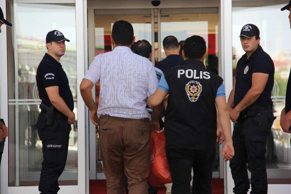 Fetö’den İş Adamlarını Vergiyle Korkutmuş