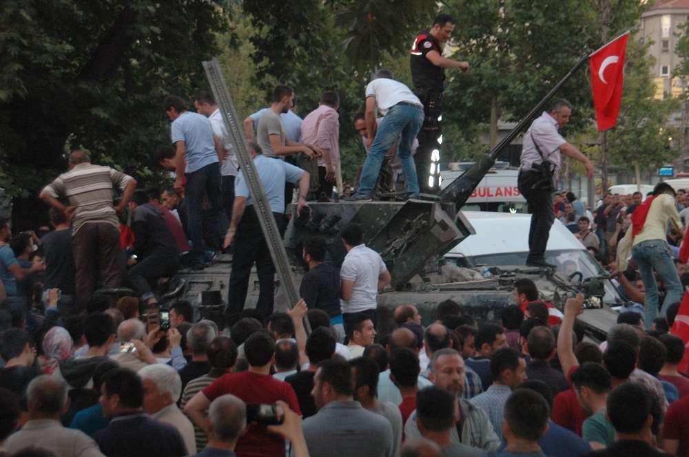 Fetö’nün Darbe Girişimine Millet ’dur’ Dedi