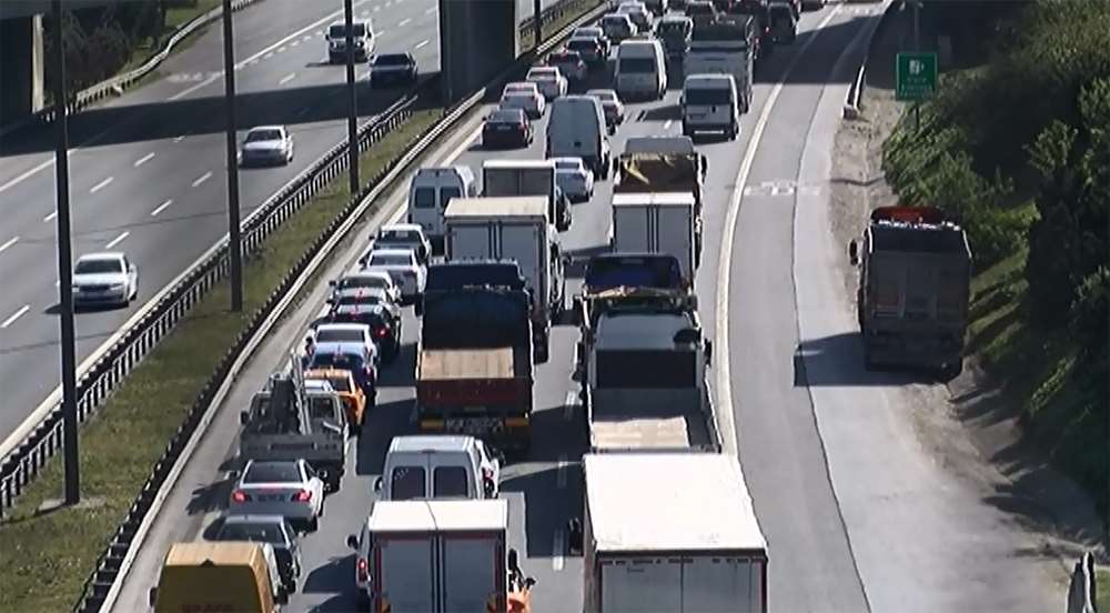 Fsm’deki İntihar Girişimi Trafiği Kilitledi