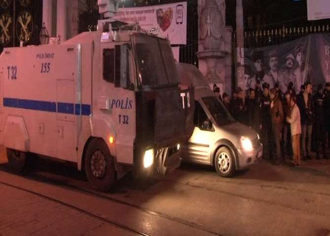 Galatasaray Meydanı’nda Polis Müdahalesi